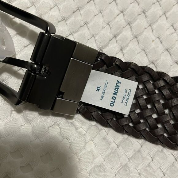 NWT- Old Navy- men’s XL. Faux Leather Reversible Belt - Picture 4 of 6